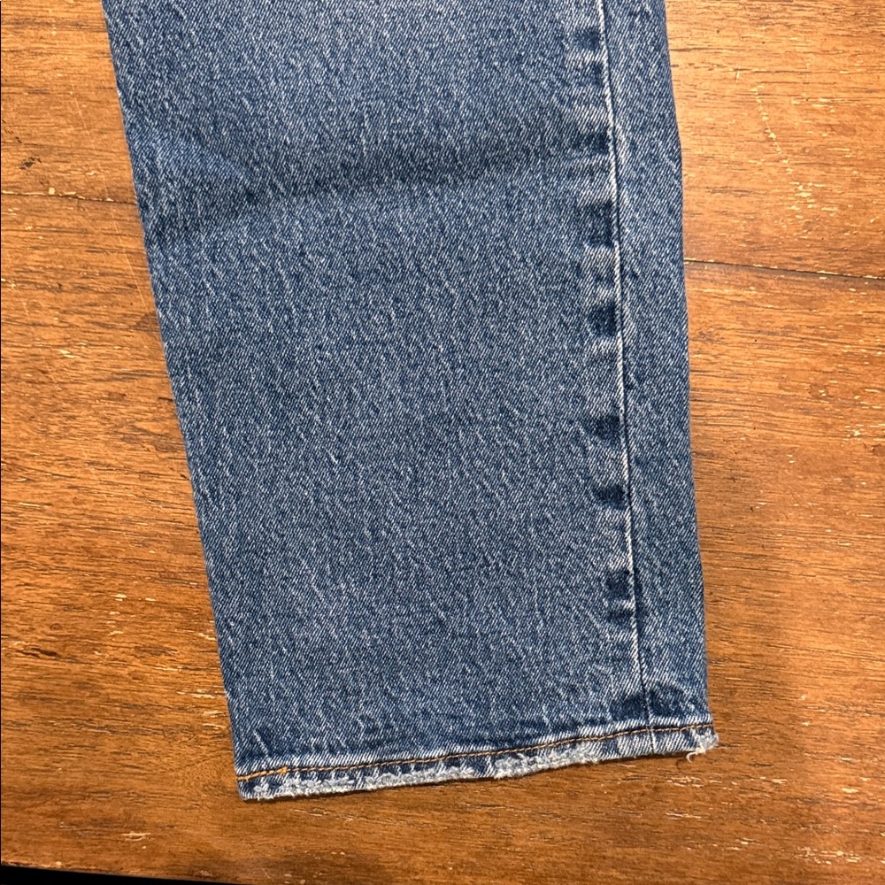 Levi's High Rise Blue Jeans - Picture 5 of 6